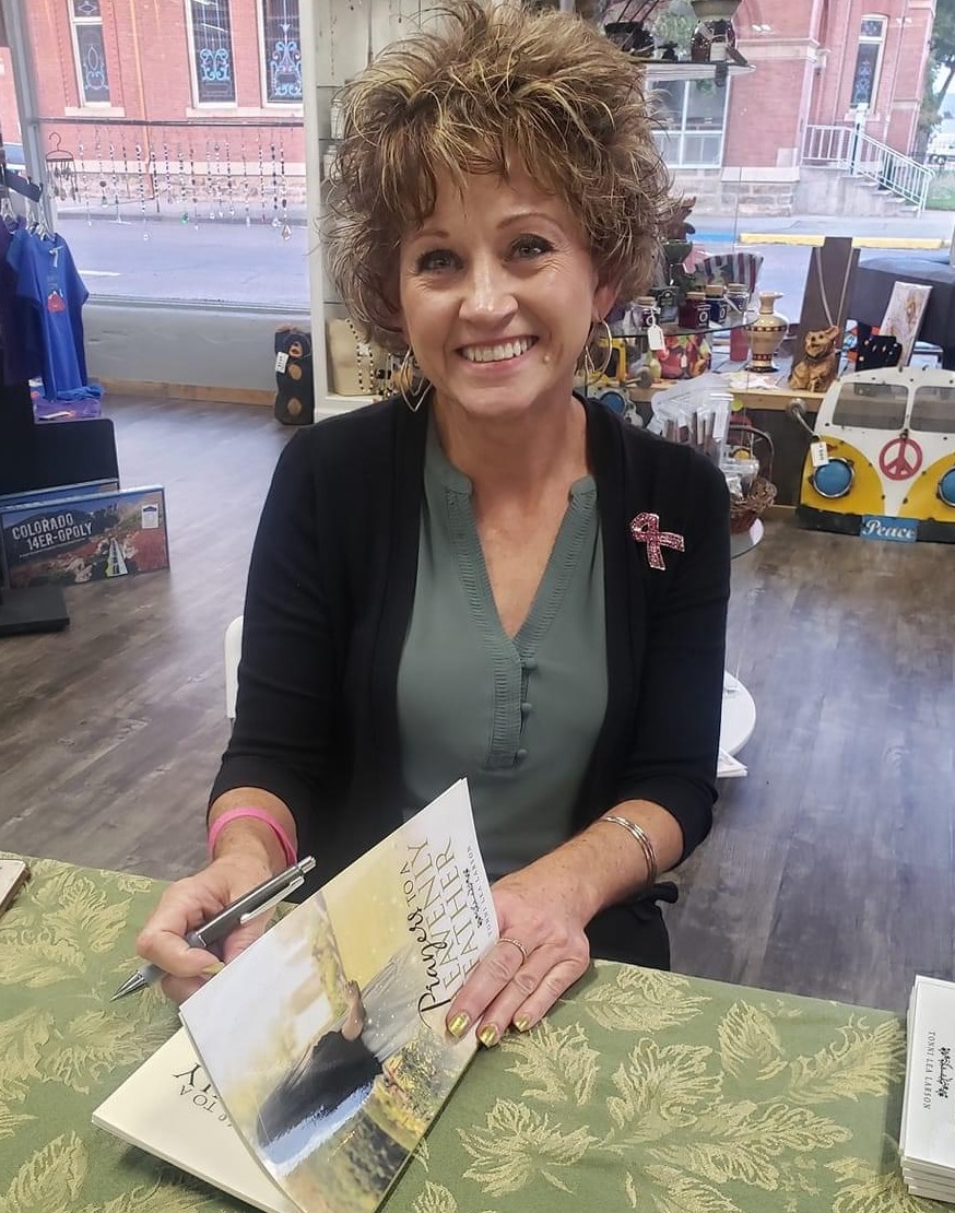 Local author, Tonni Lea Larson. Courtesy PhotoAuthor
